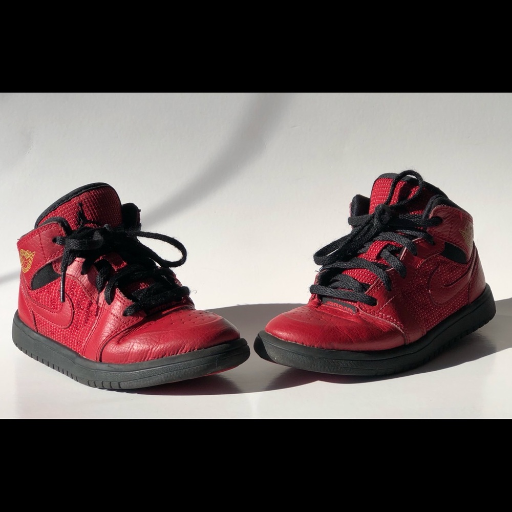 Jordan 1 mid. Size 13